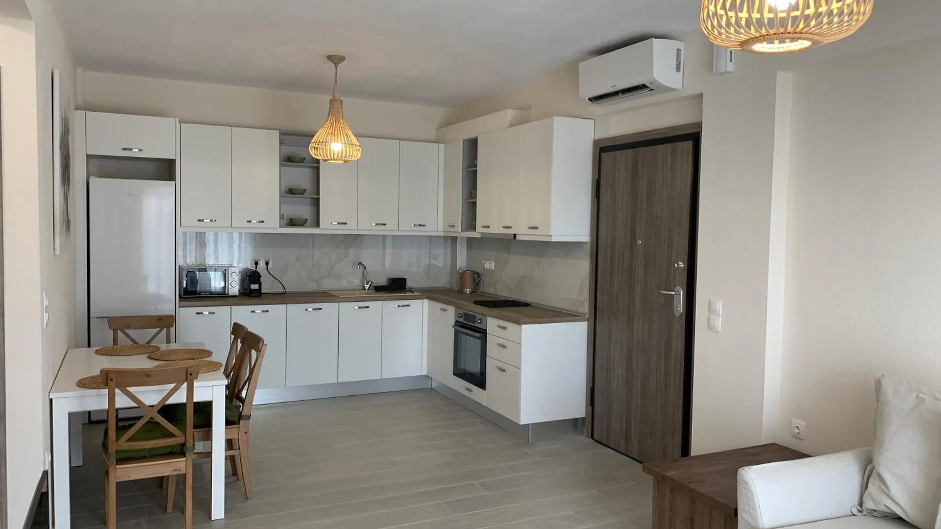 Olivia Apartment Nikiti
